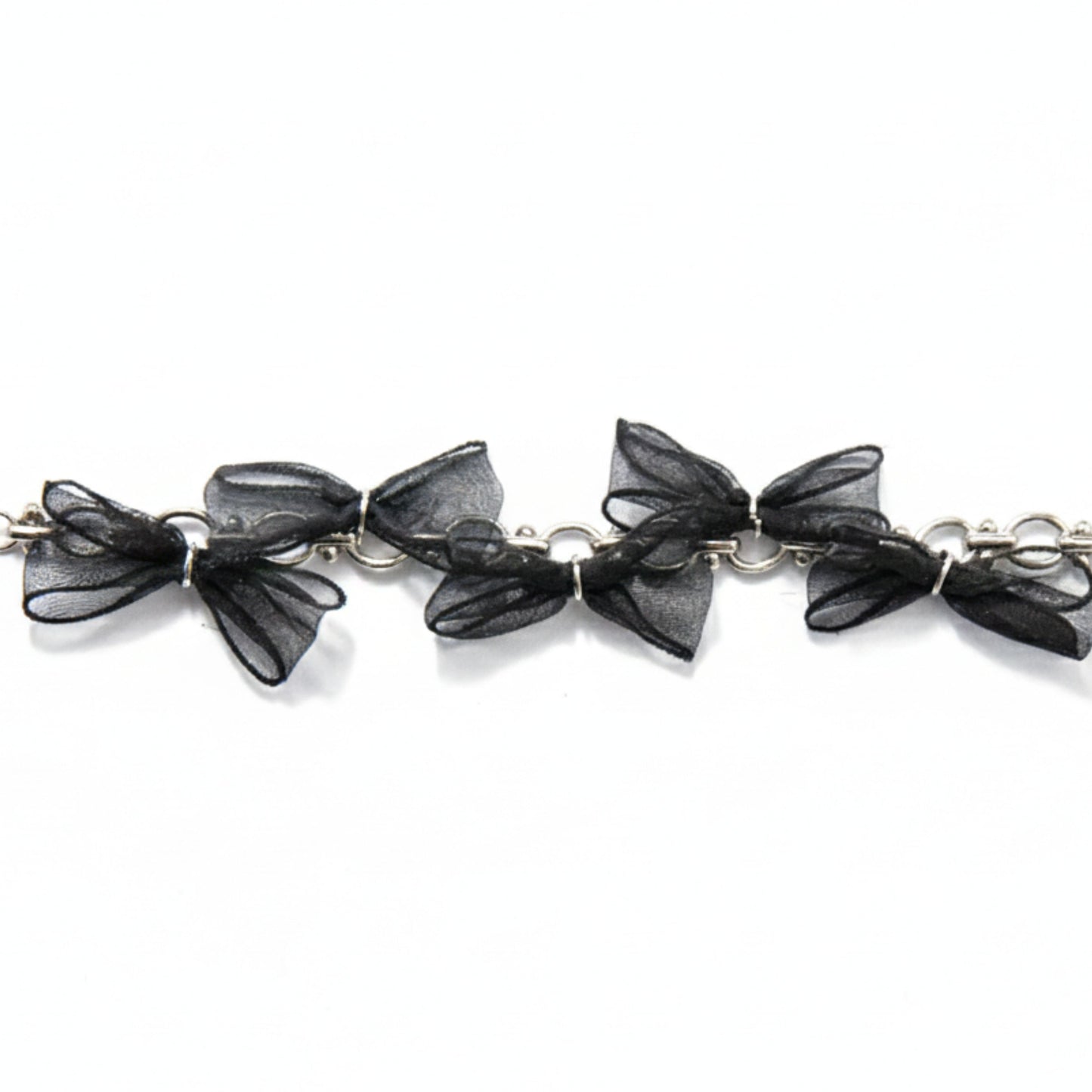 COLLIER AUX NOEUDS NOIRS