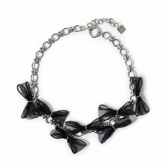COLLIER AUX NOEUDS NOIRS